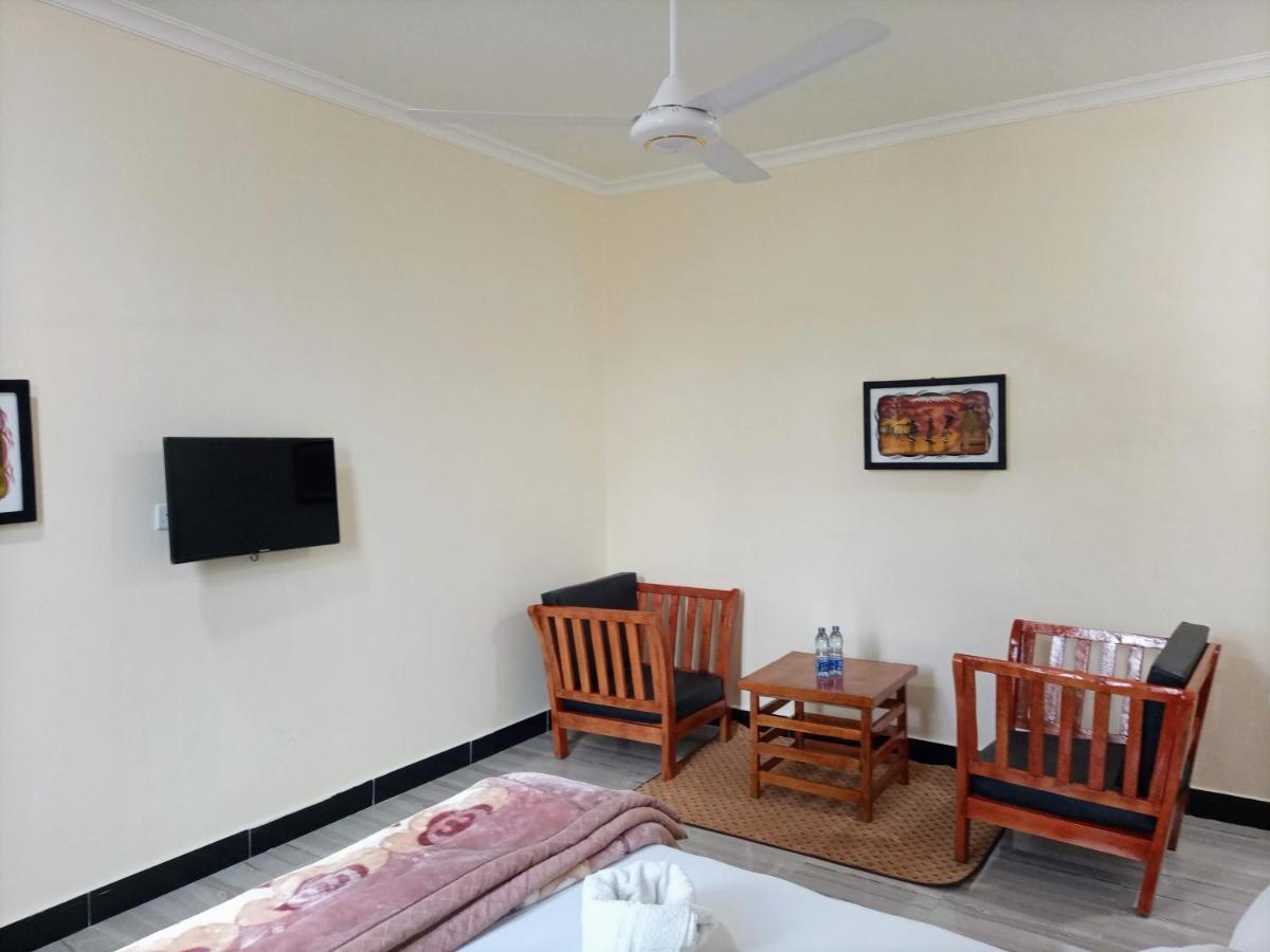דאר א-סאלאם Chibuba Airport Accommodation מראה חיצוני תמונה