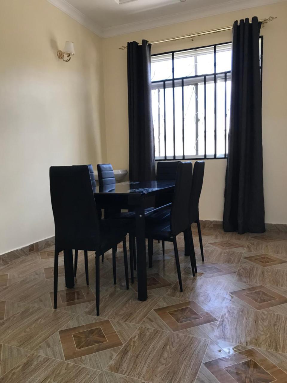 דאר א-סאלאם Chibuba Airport Accommodation מראה חיצוני תמונה