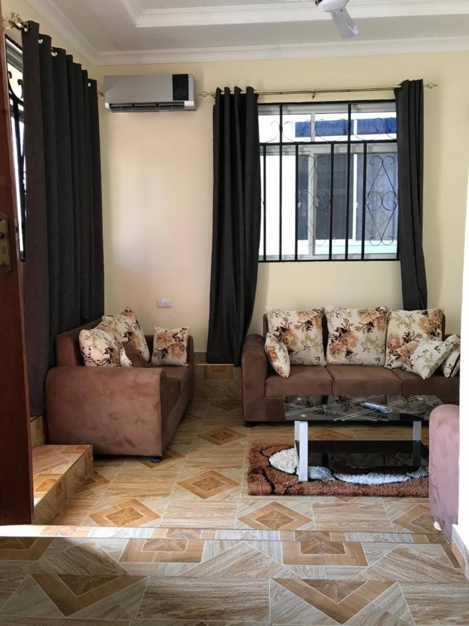 דאר א-סאלאם Chibuba Airport Accommodation מראה חיצוני תמונה