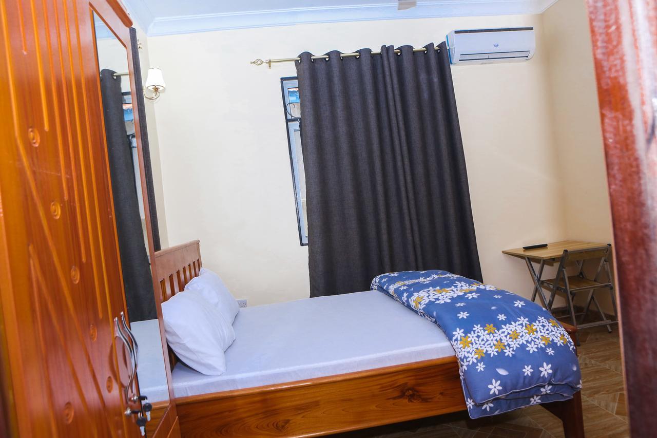 דאר א-סאלאם Chibuba Airport Accommodation מראה חיצוני תמונה
