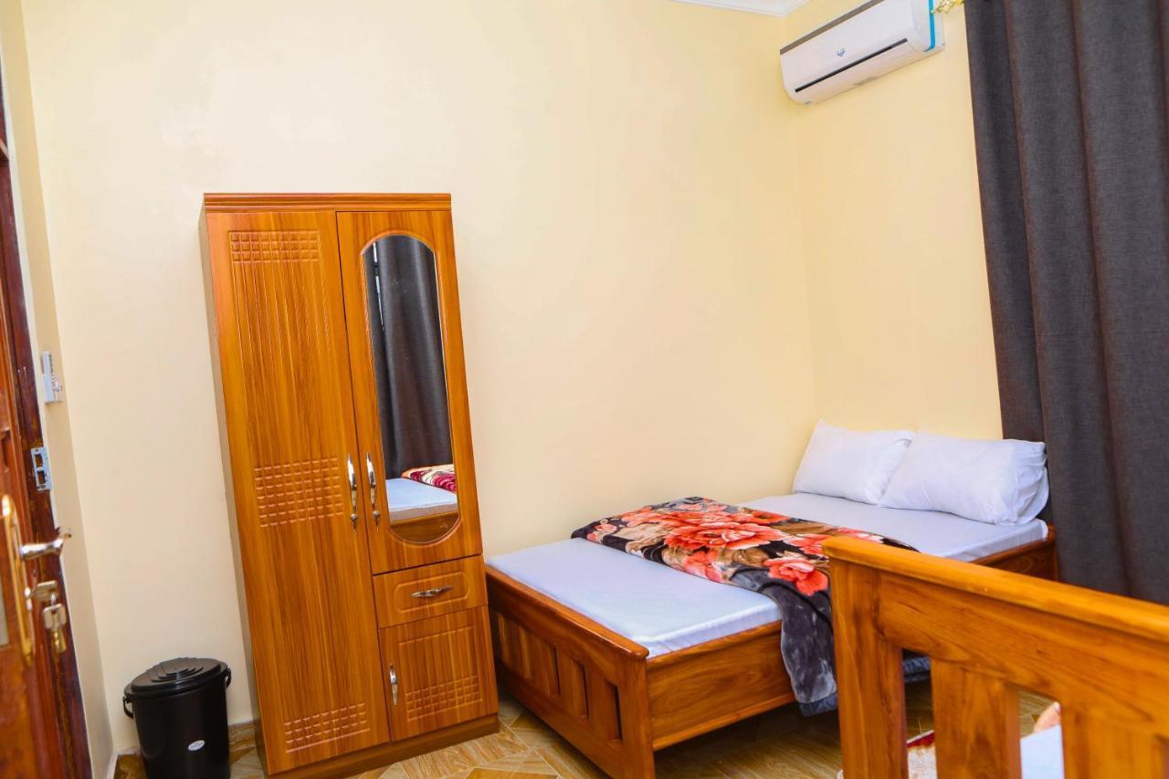 דאר א-סאלאם Chibuba Airport Accommodation מראה חיצוני תמונה